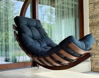 Borovi fenyőből kézzel készített egyedi pihenőszék