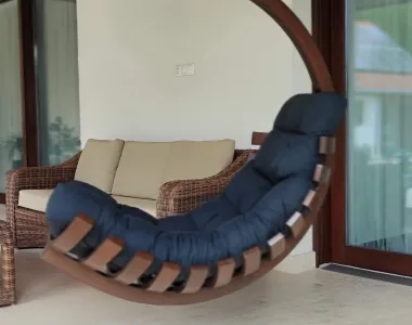 Borovi fenyőből kézzel készített egyedi pihenőszék