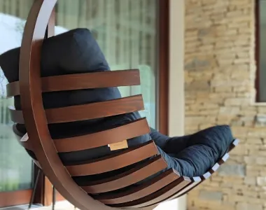 Borovi fenyőből kézzel készített egyedi pihenőszék